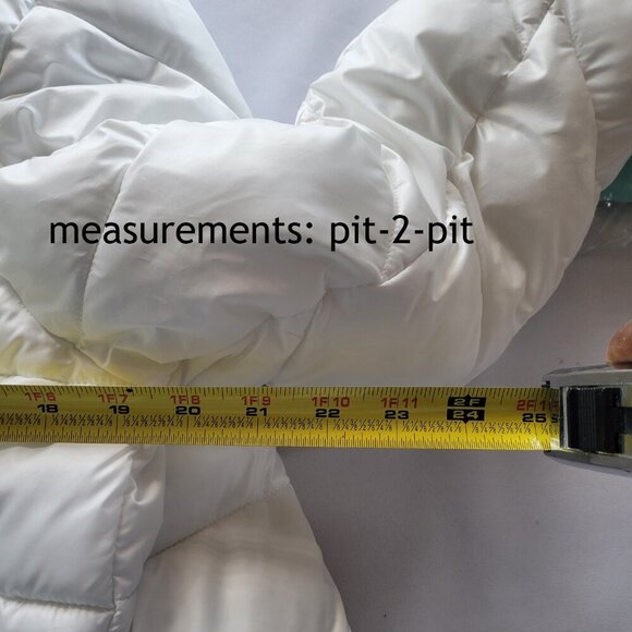 Kenneth Cole New York Women’s Lightweight White Contrast Puffer Coat (Size: M) - Picture 2 of 16